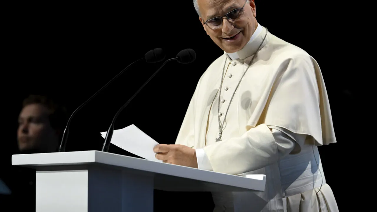 Papa Leon îi cere lui Zelenski să coopereze cu Rusia pentru a permite accesul ajutoarelor în orașul blocat Oleșki