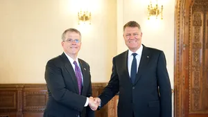 Klaus Iohannis, discuţii cu Bruce Andrews, pe tema creşterii investiţiilor americane în România