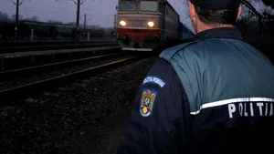 Prahova: Un muncitor care lucra la reabilitarea căii ferate a murit, iar altul a fost rănit grav
