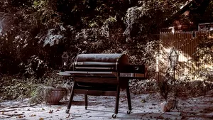 Distracţia continuă şi în zilele reci cu noile grătare premium de la Weber