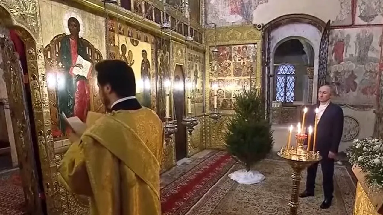 VIDEO Vladimir Putin, singur la slujba de Crăciun 