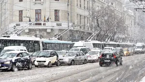 Boc cere prefecţilor să impună restricţii de circulaţie, dacă sunt obligaţi de condiţiile meteo