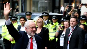 Înfrângere grea pentru Conservatori: pierd cel puţin 12 locuri în Camera Comunelor şi majoritatea parlamentară / Laburiştii, marii câştigători, cu un plus de 29 de mandate faţă de actuala legislatură