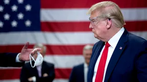 Cursa pentru producerea unui vaccin ar putea schimba ordinea mondială. Experţii se tem că va fi transformat într-o armă geopolitică