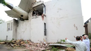 Căpitanul avionului Air India, considerat erou după ce a deviat zborul și a salvat sute de oameni