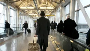 Adolescent american suspectat de legături cu medii islamiste, arestat pe aeroportul din Chicago