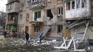 Războiul din Ucraina. Armistiţiu: 6 coridoare umanitare deschise pe toată durata zilei. Probleme financiare la Moscova: „risc de neplată iminent” pentru Rusia, care ameninţă Occidentul „neprietenos” cu lovituri în „zone sensibile”