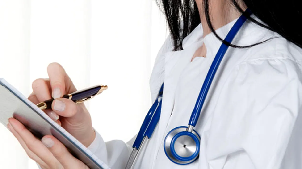 Cluj: Medicii, atraşi cu salarii între 3.500 şi 4.500 de euro pe lună să lucreze în străinătate