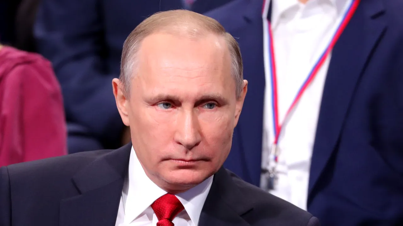 Un jurnalist rus, cunoscut opozant al lui Putin, a murit după ce a fost bătut pe stradă