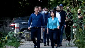 Soţul ministrului de Externe german şi-a dat demisia de la locul de muncă, pentru a fi şi mamă, şi tată 