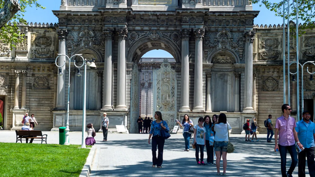 Incident armat în faţa Palatului Dolmabahce din Istanbul