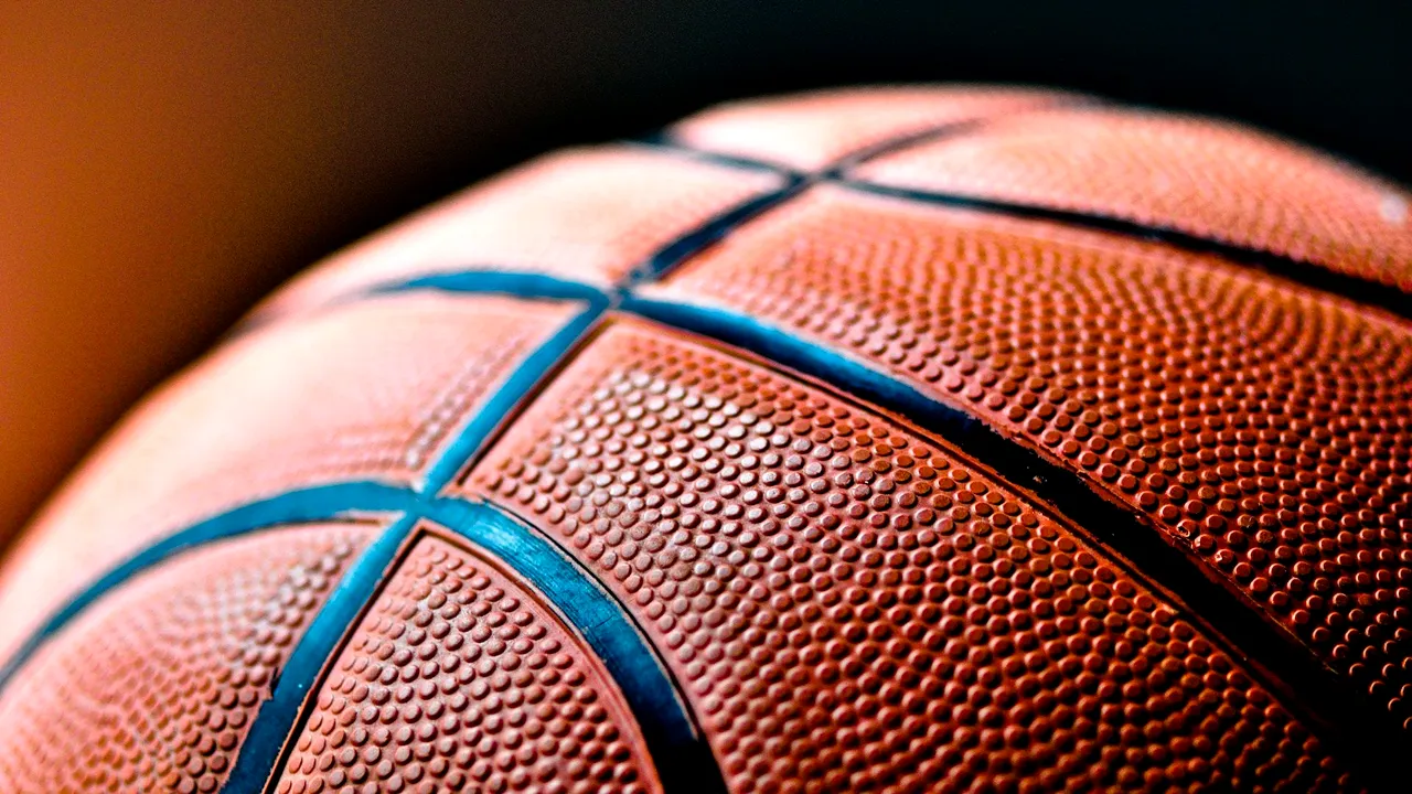 Bascheţii – Cea mai purtată pereche de adidaşi din lume (P)