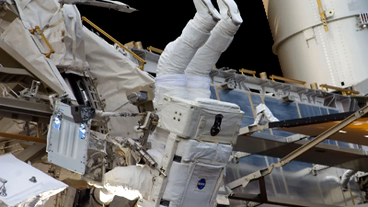 Astronauţii americani au reparat sistemul de reciclare a apelor reziduale de pe ISS (Galerie Foto)