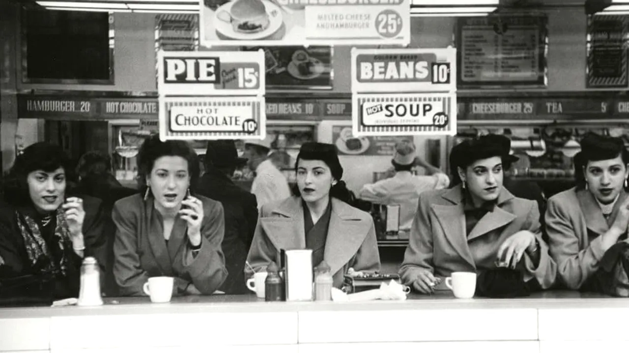 A murit Robert Frank, celebrul fotograf american care a surprins vieţile oamenilor de la „marginea” societăţii din SUA | FOTO