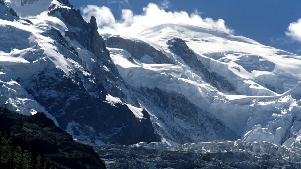 „Plângem pentru muntele nostru”: Dezastrul inundațiilor din Nepal s-ar putea repeta pe Mont Blanc, din cauza schimbărilor climatice