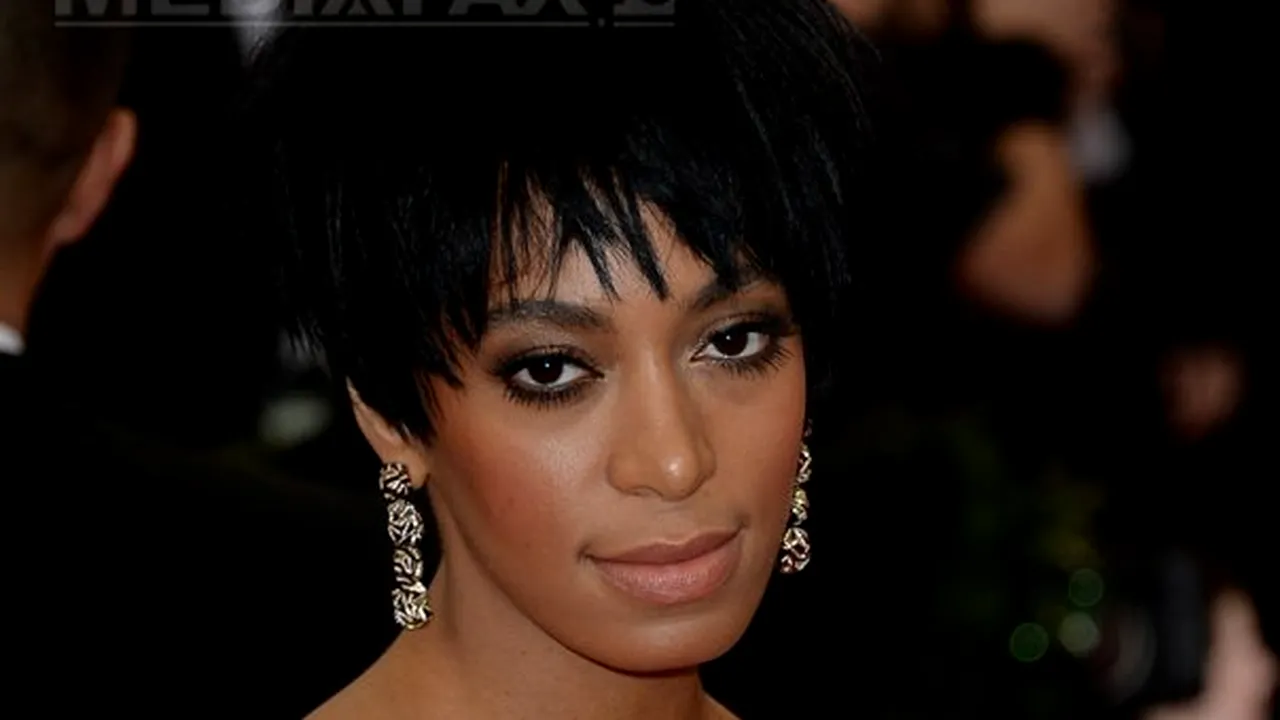 DE CE l-a agresat Solange Knowles pe rapperul Jay-Z - FOTO, VIDEO
