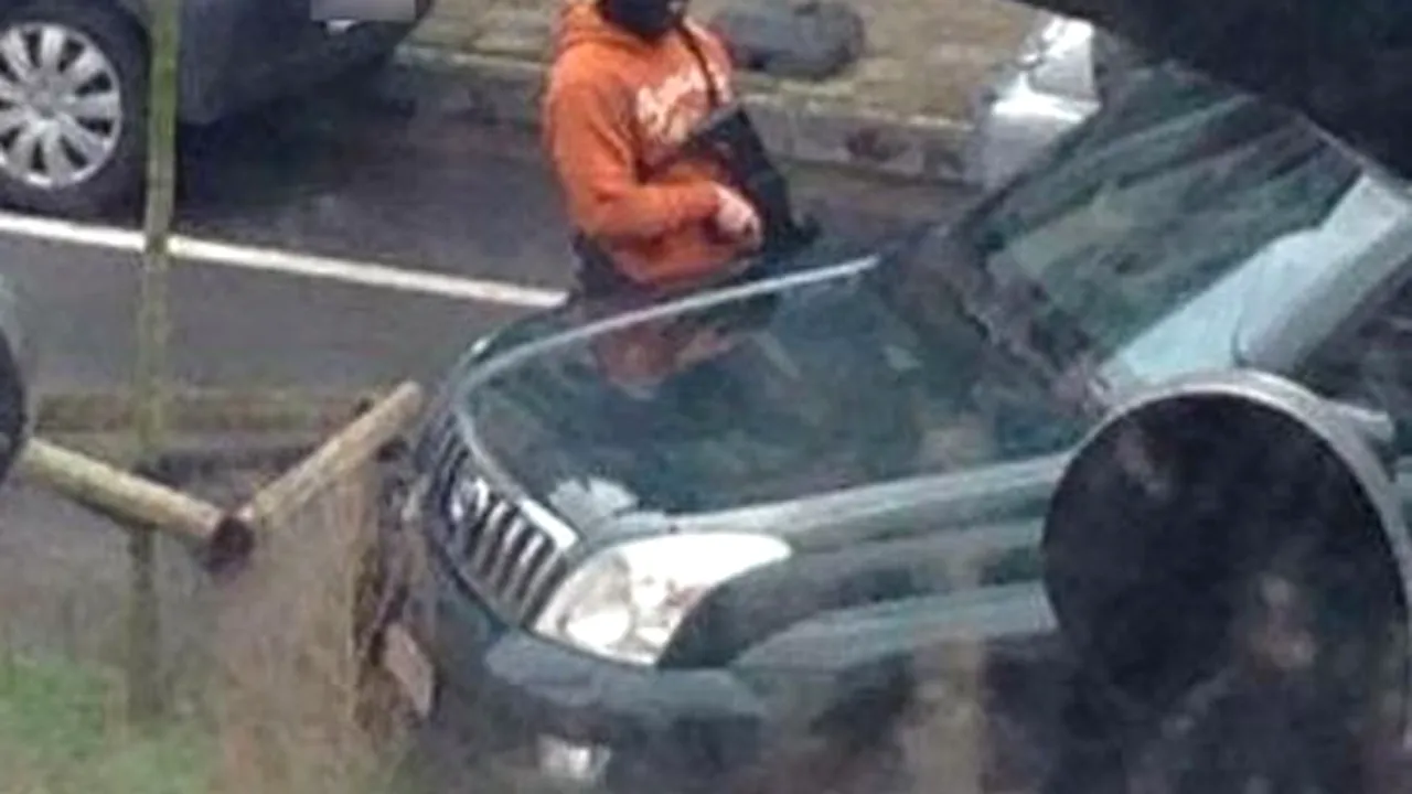 Operaţiune antiteroristă la Bruxelles: Explozie şi schimburi de focuri. Trei islamişti au fost arestaţi - GALERIE FOTO, VIDEO