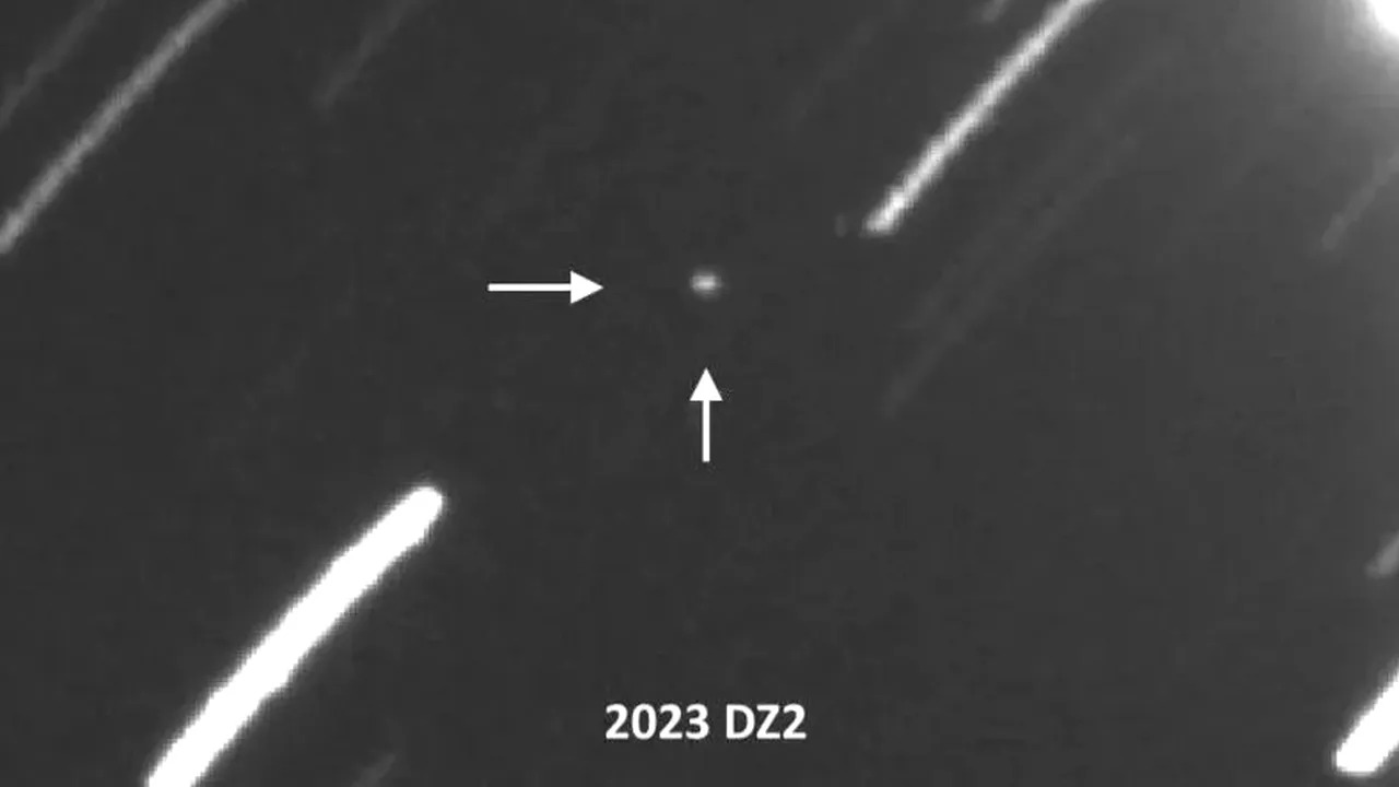 Un asteroid de mari dimensiuni va trece pe lângă Pământ 