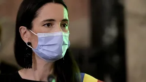 Clotilde Armand promite digitalizare. „Un angajat al Primăriei foloseşte 100 de coli A4 pe zi. Este un mare şoc cultural pentru mine, ca şi cum m-aş fi întors 50 de ani în timp”