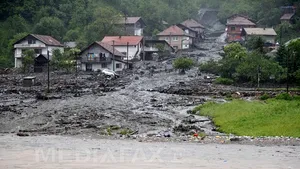 Noi INUNDAŢII în Serbia şi Bosnia-Herţegovina: Cel puţin o persoană a murit în Serbia