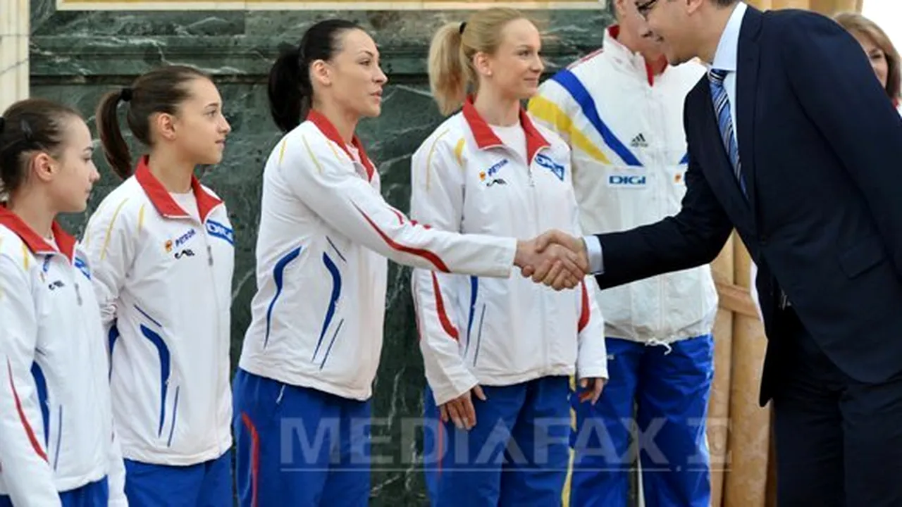 Gimnastele medaliate la Campionatul European, premiate de Victor Ponta - GALERIE FOTO