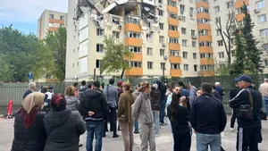 SOCIAL Șase luni de la explozia blocului din Rahova. Persoanele afectate cer soluții: „Cu hainele de pe mine am rămas”