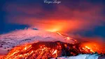 Spectacol impresionant pe Etna. Vulcanul erupe prin zăpadă la 1.800 de metri altitudine