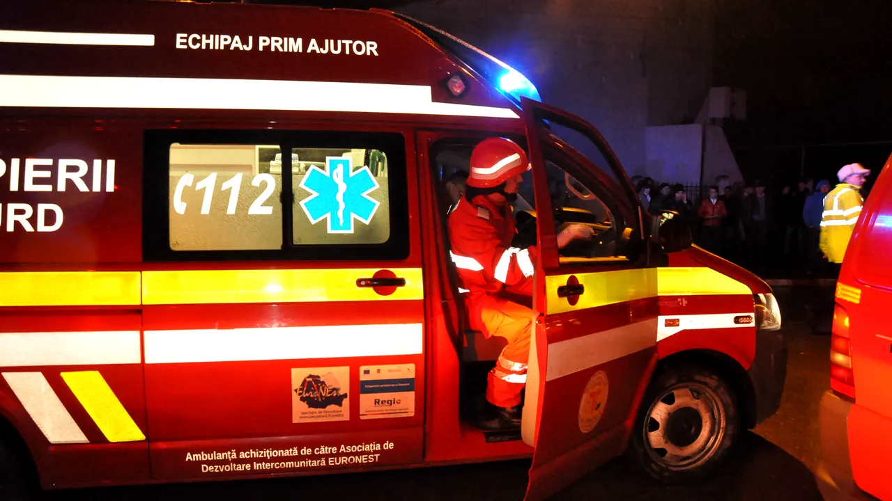 Ambulanţa Galaţi a rămas fără 19 angajaţi în plină criză sanitară. Activitatea este în pericol