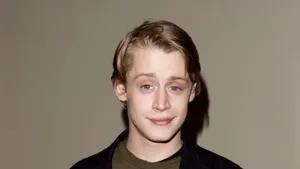Sora lui Macaulay Culkin a murit într-un accident rutier