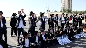 Israelul votează protejarea prin lege a studiului Torei. Privilegii pentru ultraortodocși