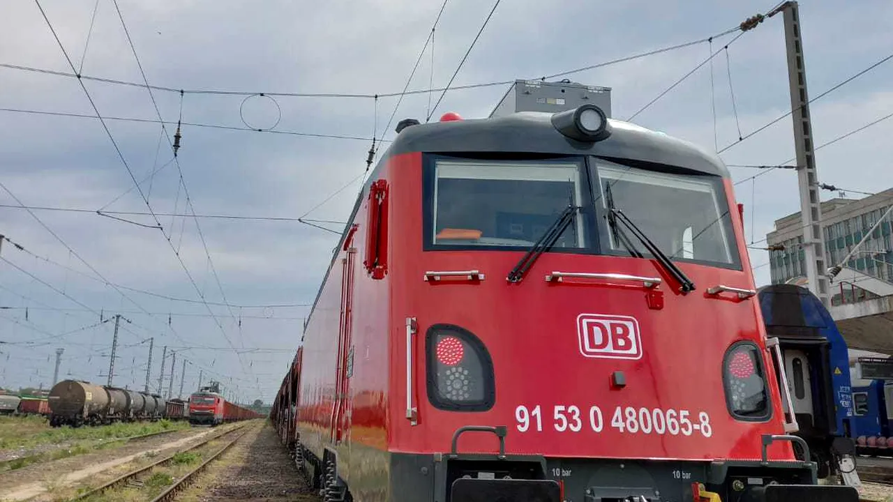 Peisajul feroviar al României s-a înnoit în această săptămână cu o nouă locomotivă electrică 