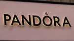Scădere de 80% a vânzărilor la cea mai mare companie de bjiuterii din lume. Pandora vrea să se relanseze în China