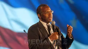 STUDIU: Oratorii carismatici au capacitatea înnăscută de a-şi modifica vocea