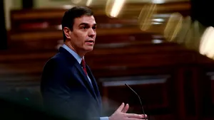 „Am atins vârful pandemiei şi acum începem coborârea”, spune premierul Spaniei. De când se vor diminua măsurile de izolare în această ţară