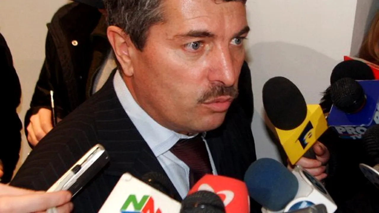 Şeful arbitrilor Vasile Avram şi omul de afaceri Sorin Ţerbea, arestaţi