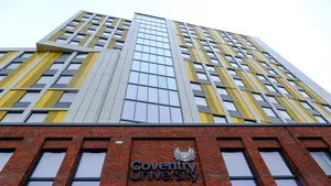 Incident de securitate în faţa Guvernului britanic. Un individ a vrut să atace agenţi de poliţie