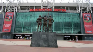 O familie de arabi oferă 6 MILIARDE de euro pentru Manchester United