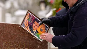 Muncitorii fugeau de pe șantier când auzeau că „s-a băgat marfă”. Documente CNSAS din „Epoca de Aur”: 300 de oameni la coadă pentru carne și șase ore fără nimeni la lucru