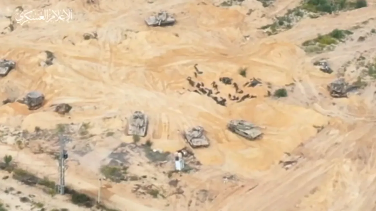Teroriştii ies din tunel pentru a lovi. Imagini difuzate de Hamas cu luptele din Fâşia Gaza