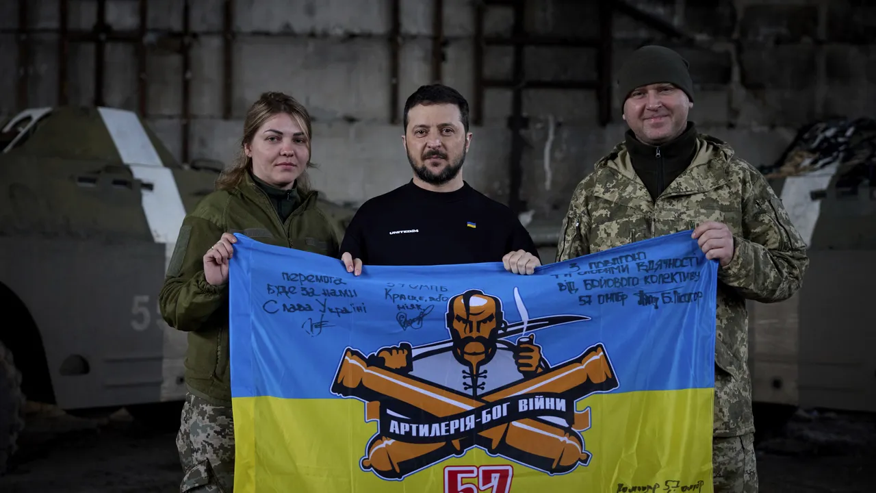 Volodimir Zelenski a vizitat oraşul Harkiv, lăudând rezistenţa în faţa forţelor militare ruse