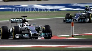REPORTAJ: Hamilton s-a impus în prima cursă spectaculoasă a sezonului