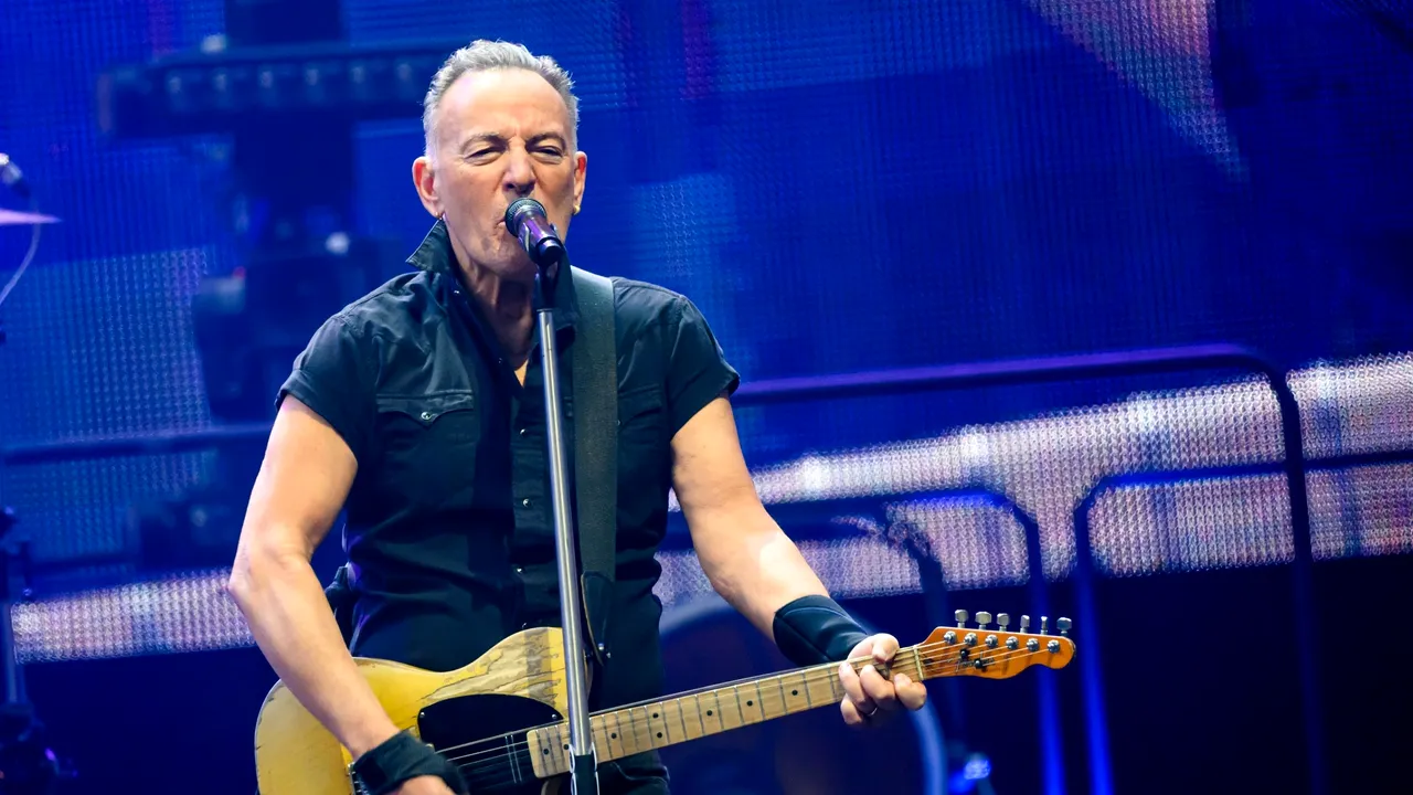Bruce Springsteen îşi amână toate concertele din 2023 până în 2024 