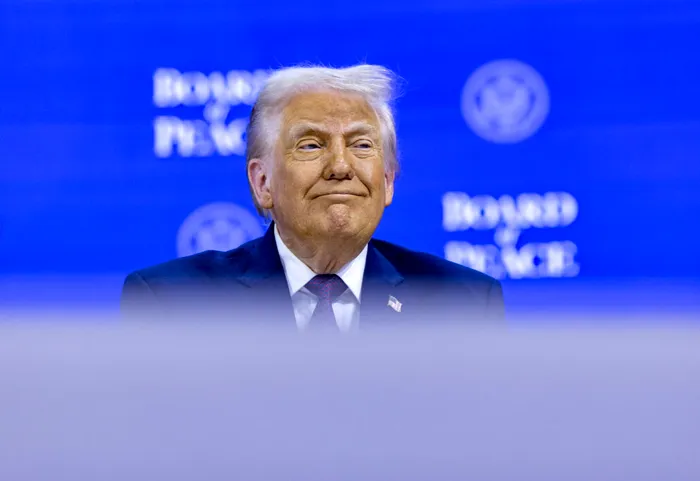 EXTERNE Trump spune că Iranul vrea un acord cu SUA după ce a trimis o „mare armadă” în regiune