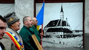 Tineri maghiari au protestat faţă de prezenţa 