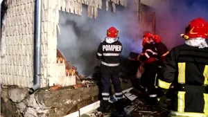 Trupul carbonizat al unei femei, găsit într-o locuinţă din Suceava. FOTO