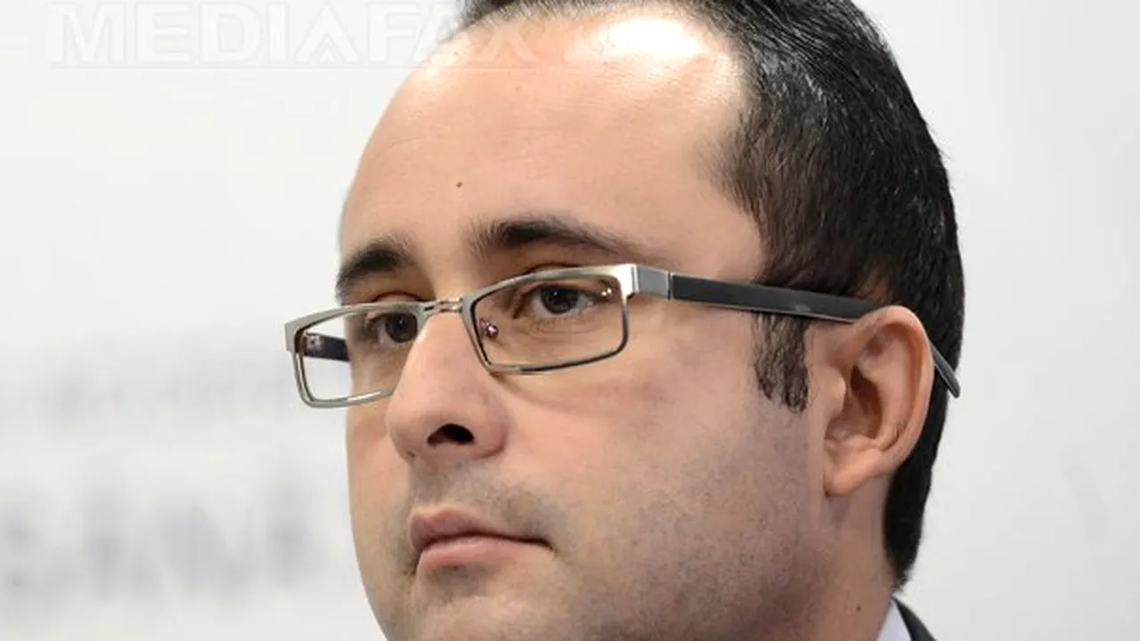 Cristian Buşoi, Preşedintele PNL Bucureşti, şi-ar dori ca Cioloş să candideze pe listele PNL în Capitală, dar îl vrea premier oricum: 