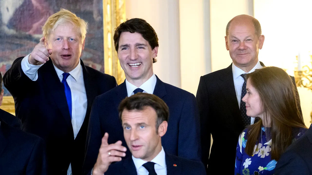 Boris Johnson critică Uniunea Europeană din cauza slăbiciunilor sale în faţa Rusiei   