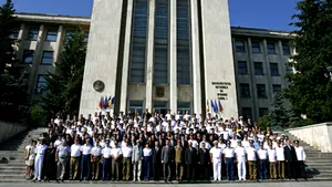 MApN investighează obţinerea titlurilor didactice la Universitatea Carol I