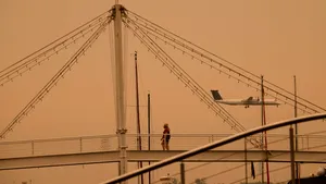 Fumul incendiilor din Canada acoperă estul SUA / Washingtonul, învăluit într-o ceață densă, iar milioane de oameni respiră un aer periculos