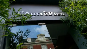 Un cuplu de hoţi dă 